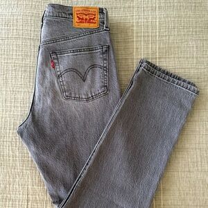 NWOT Levi Jeans SZ 28